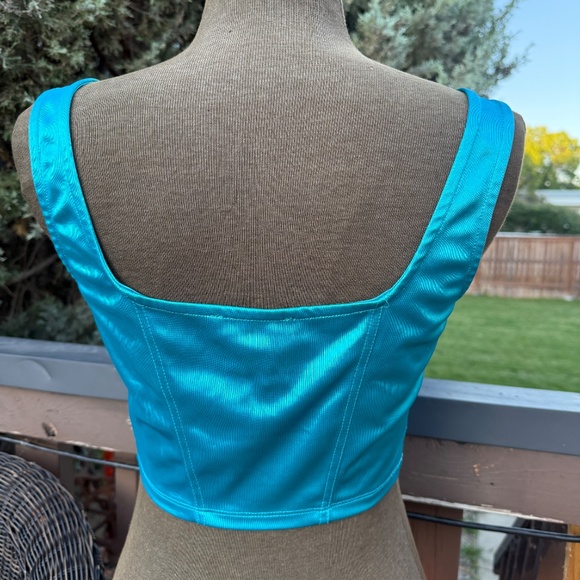 Very Fun Vintage Y2K Cropped Blue Metallic Tank Top - Picture 2 of 5